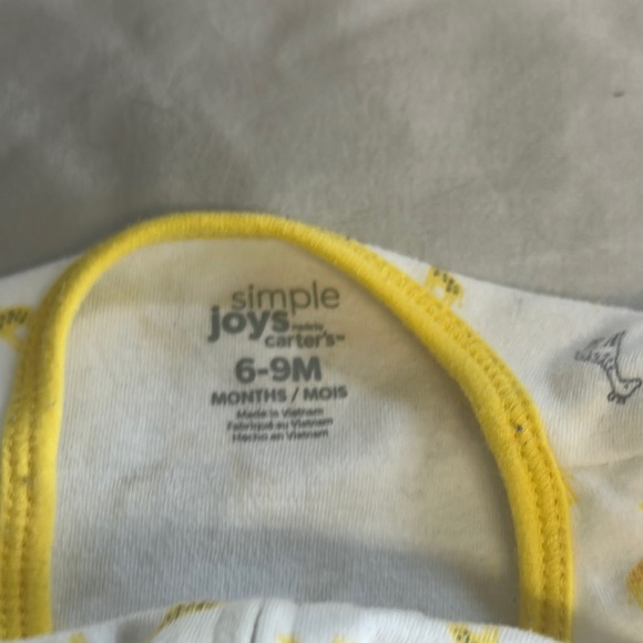 Simple Joys - Yellow and Gray Onesie sleeper with giraffe design - Picture 2 of 4